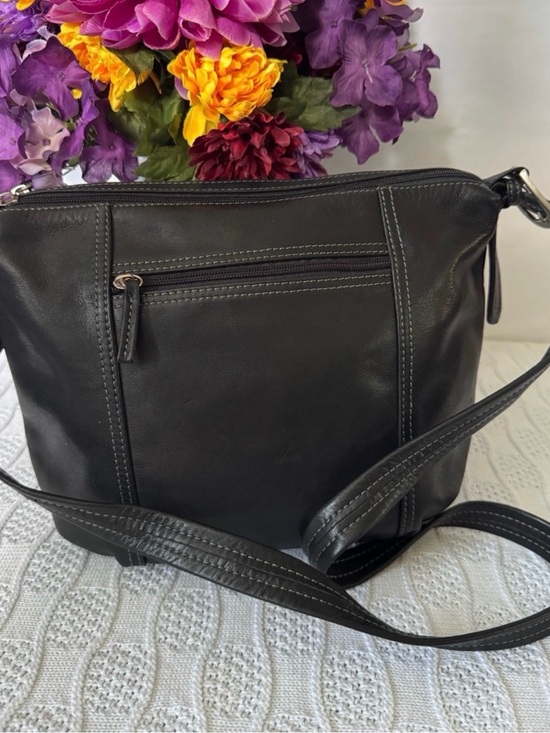 Tignanello Handbags - Tignanello EUC dual section leather crossbody